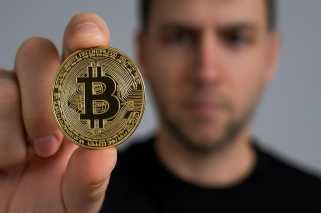 Bitcoin Holders: Confidence Amidst the Crypto Chaos