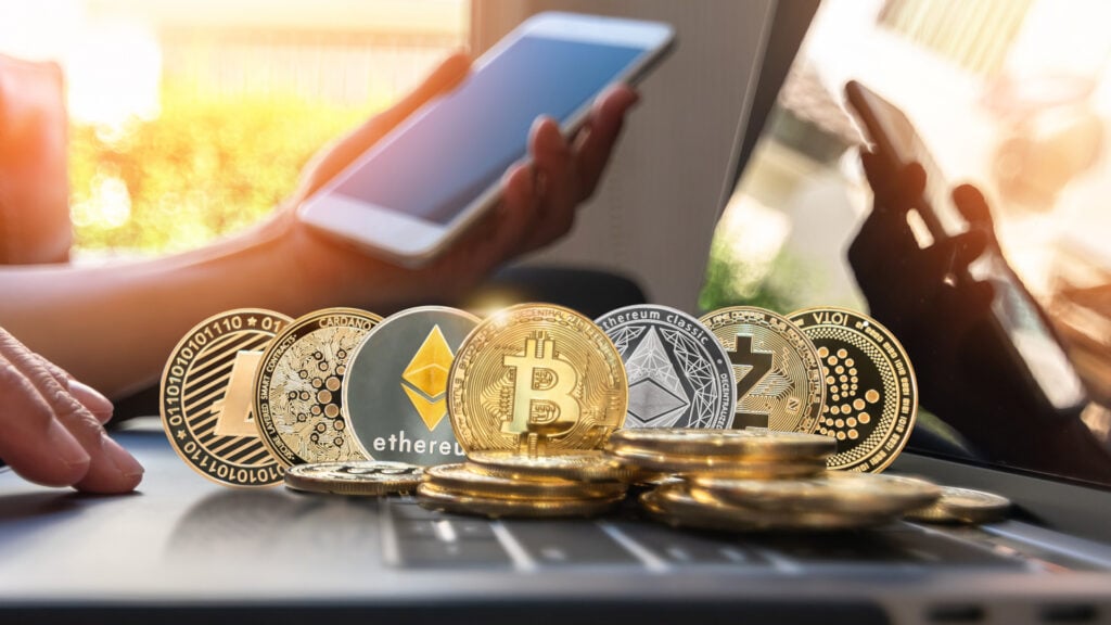 ビットコイン、イーサリアム、およびドッグコイン：地政学的な懸念の中で暗号潮のナビゲート