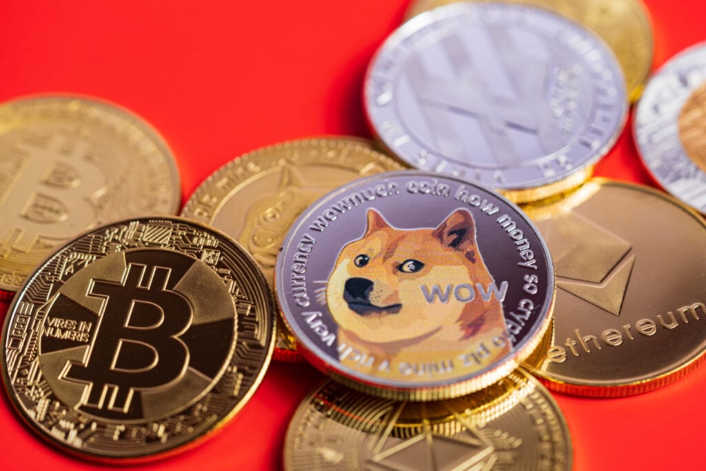 犬をテーマにした暗号通貨Dogecoin Doge/USDが是正段階に遭遇している可能性がありますが、アナリストは重要な利益を期待していました