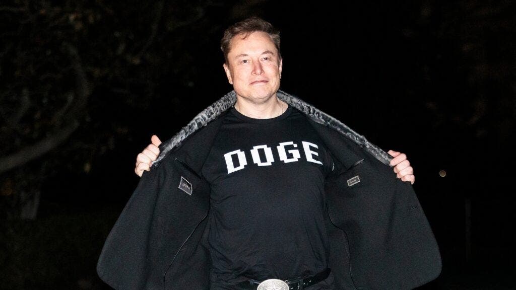 イーロン・マスクは、TwitterのロゴをDogecoin（Crypto：Doge）Memeに簡単に交換するという悪名高い決定を懐かしく思い出しました