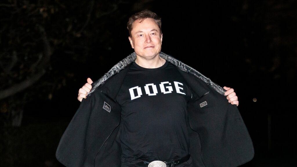 Elon Muskは、TwitterのロゴをDogecoin Doge/USDミームに簡単に交換するという悪名高い決定を懐かしく思い出します