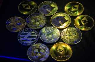 主要な暗号通貨は、メモリアルデーの休日に取引が沈黙したため、月曜日に減少しました。