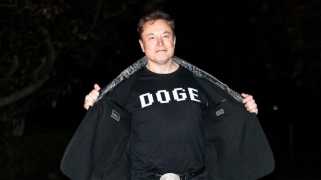 イーロン・マスクは、TwitterのロゴをDogecoin（Crypto：Doge）Memeに簡単に交換するという悪名高い決定を懐かしく思い出しました