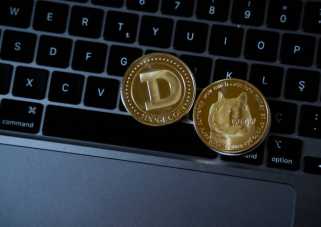 DogecoinとShiba Inuは今日急上昇しており、第一のミームコインに強気の見通しを提供しています