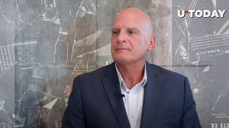 邁克·麥格隆（Mike McGlone）在看跌比特幣和狗狗幣預測上加倍