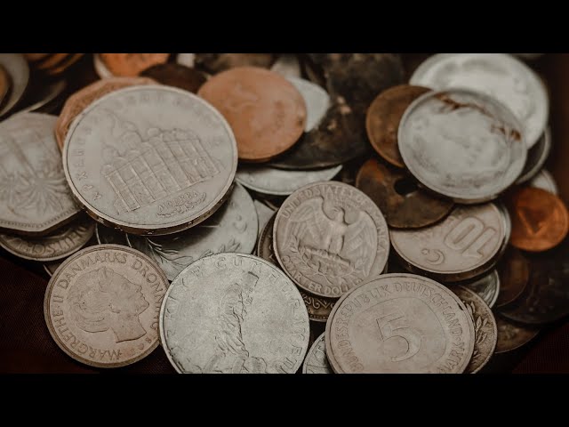 OLD QUARTERS DOLLAR VALUE